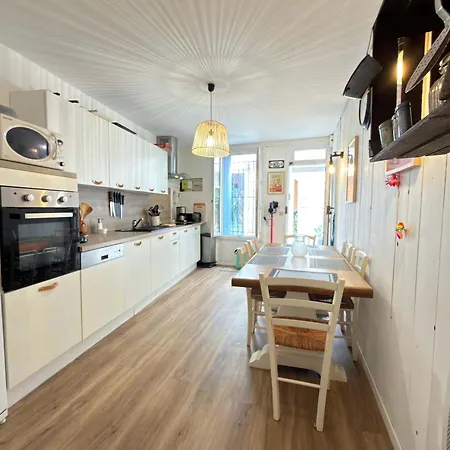 Maisonmaison De Village Avec Terrasse Au Coeur De Feriehus